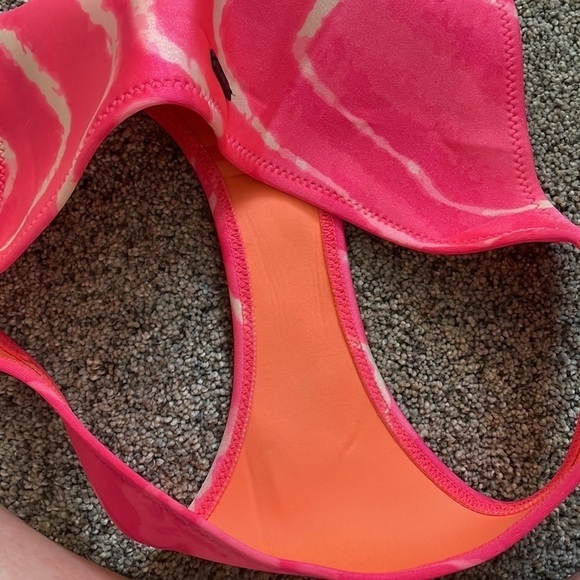 ⭐️ 3 for 20! Triangl pink tie dye bottoms small - Picture 5 of 5